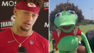 Patrick Mahomes responds to the Kermit the Frog puppet at Raiders training camp 🐸 [upl. by Arch]