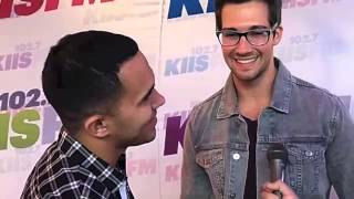 ¿Quien habla mas español Carlos Pena Jr o James Maslow Wango Tango 2013 exclusive [upl. by Ayerhs]