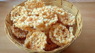 साबुदाना और आलू की चकली बनाने की विधी  how to make sabudana batata chakli  sabudana wafers recipe [upl. by Ahsinac]