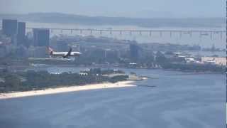 Avião da GOL pousando no aeroporto Santos Dumont  Vista do morro da Urca Pão de Açucar [upl. by Anestassia900]