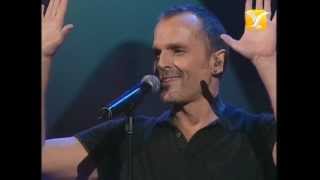 Miguel Bosé Morena Mía Festival de Viña 2005 [upl. by Tobin713]