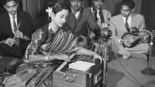 Geeta Dutt  Tu muskara mere lab pe  Film  Lekh 1949 [upl. by Rebecka609]