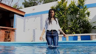 POOL DAY Hoodies AND jeans pool waterpool poolparty video vlog dry wet wetsuit hoodie dry [upl. by Aielam]