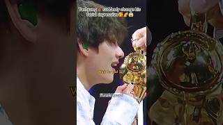 Taehyung🐻 Suddenly change his facial expressions 🥰🌈😱 edit shorts btsshorts taehyung btsarmy new [upl. by Neemsaj421]