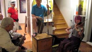 Roland Wahlgren gives the tea chest bass a go [upl. by Rattan655]