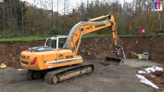 Liebherr R916 Raupenbagger  Excavator  work 2013 2 [upl. by Barabas]