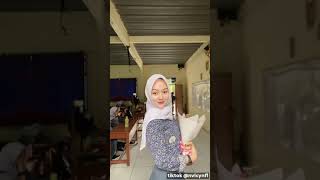 pesona wanita muslimah cantik nvlcynfl Pinjem bunga si dz subscribe jilbab ukhti trending [upl. by Yetta]