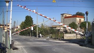 Spoorwegovergang Pollena Trocchia I  Railroad crossing  Passaggio a livello [upl. by Siblee]