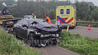 Dronken bestuurder richt ravage aan op de N214 bij Oud Alblas [upl. by Pinebrook68]