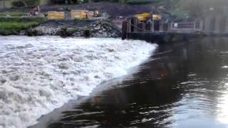 Matlock bath river Derwent weir very lethal and dangerous [upl. by Hogue1]