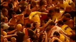 2001 Big Day Out  Crowd Incident with Limp Bizkit  Break Stuff [upl. by Benia]