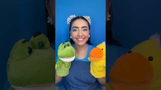 Um sapo e um pato Se inscreva e cante com as crianças paracrianças brinquedos fantoches [upl. by Rosalinde]