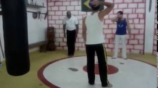 Aquecimento e Alongamento  Escola de Capoeira Equilíbrio e Raça [upl. by Katha]