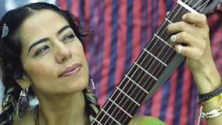 Lila Downs  Un Poco Mas [upl. by Macnamara]