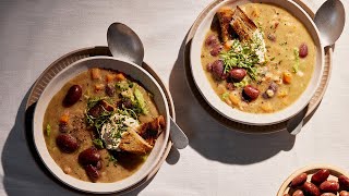 Steirische SchwarzbrotKäferbohnenCremesuppe mit Croûtons [upl. by Ellerrad]